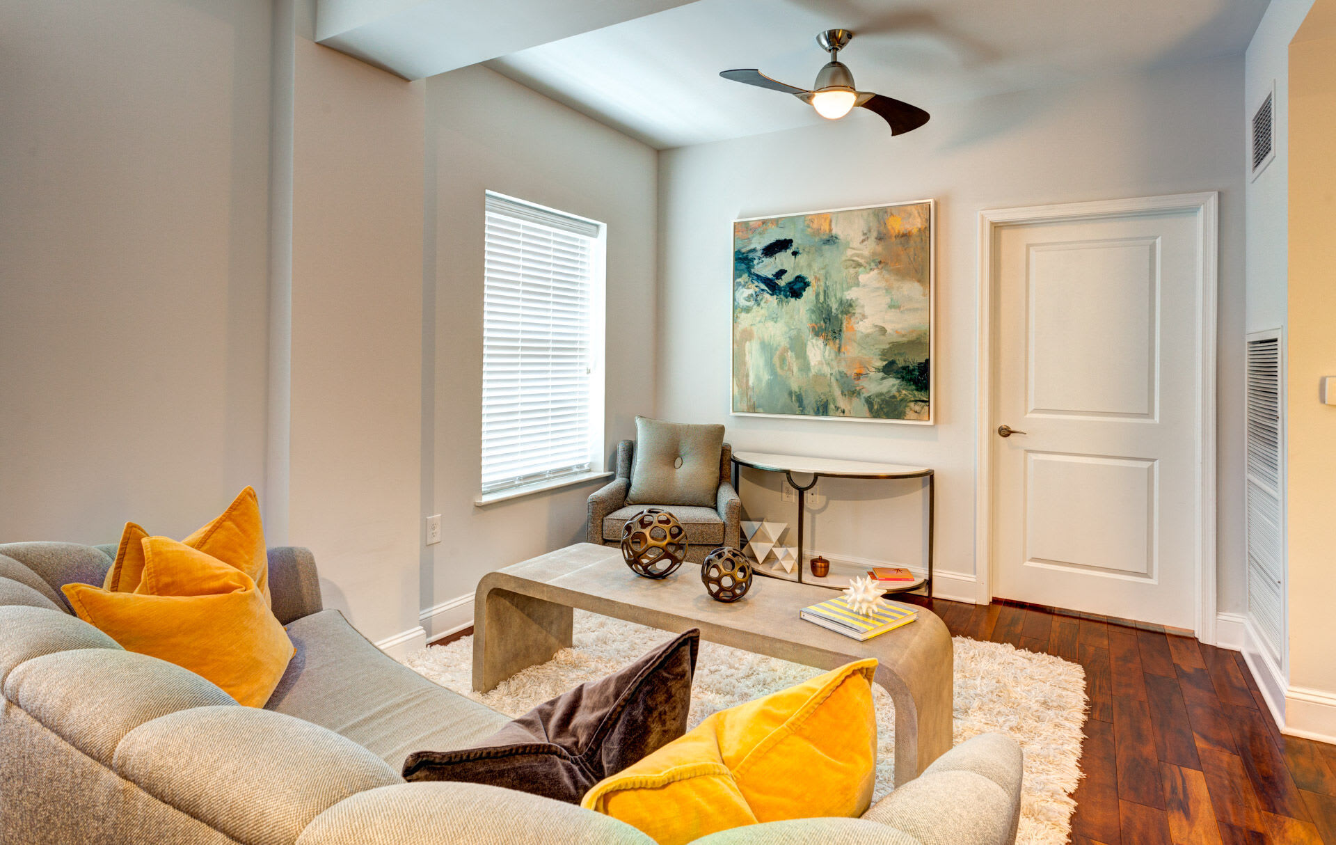 The James Apartments – photo 4