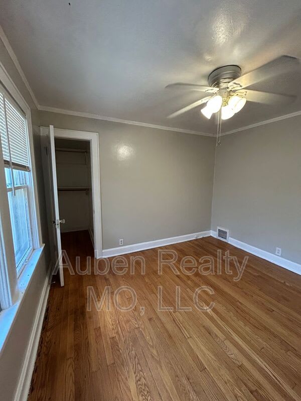 5345 Charlotte St. – photo 5