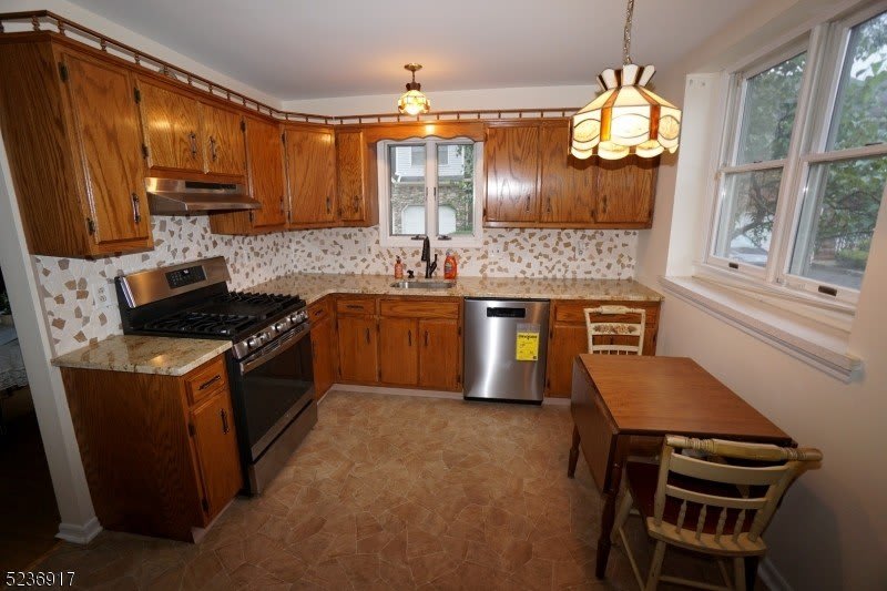 675 Raritan Rd – photo 5