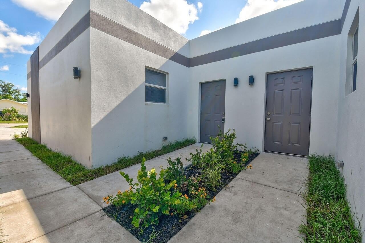 1177 Ac Evans Street – photo 1