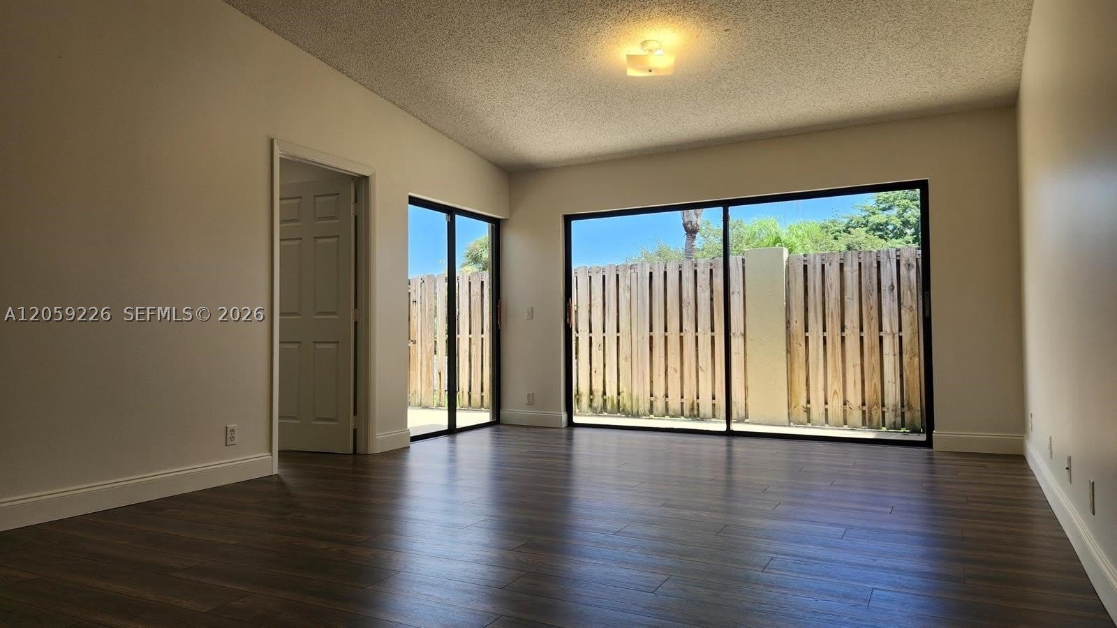 164 Meadows Dr – photo 4