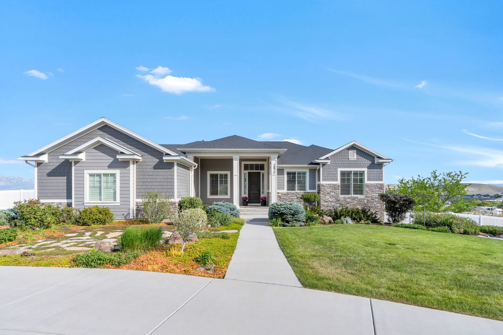 Gorgeous Eagle Mountain Home – photo 2