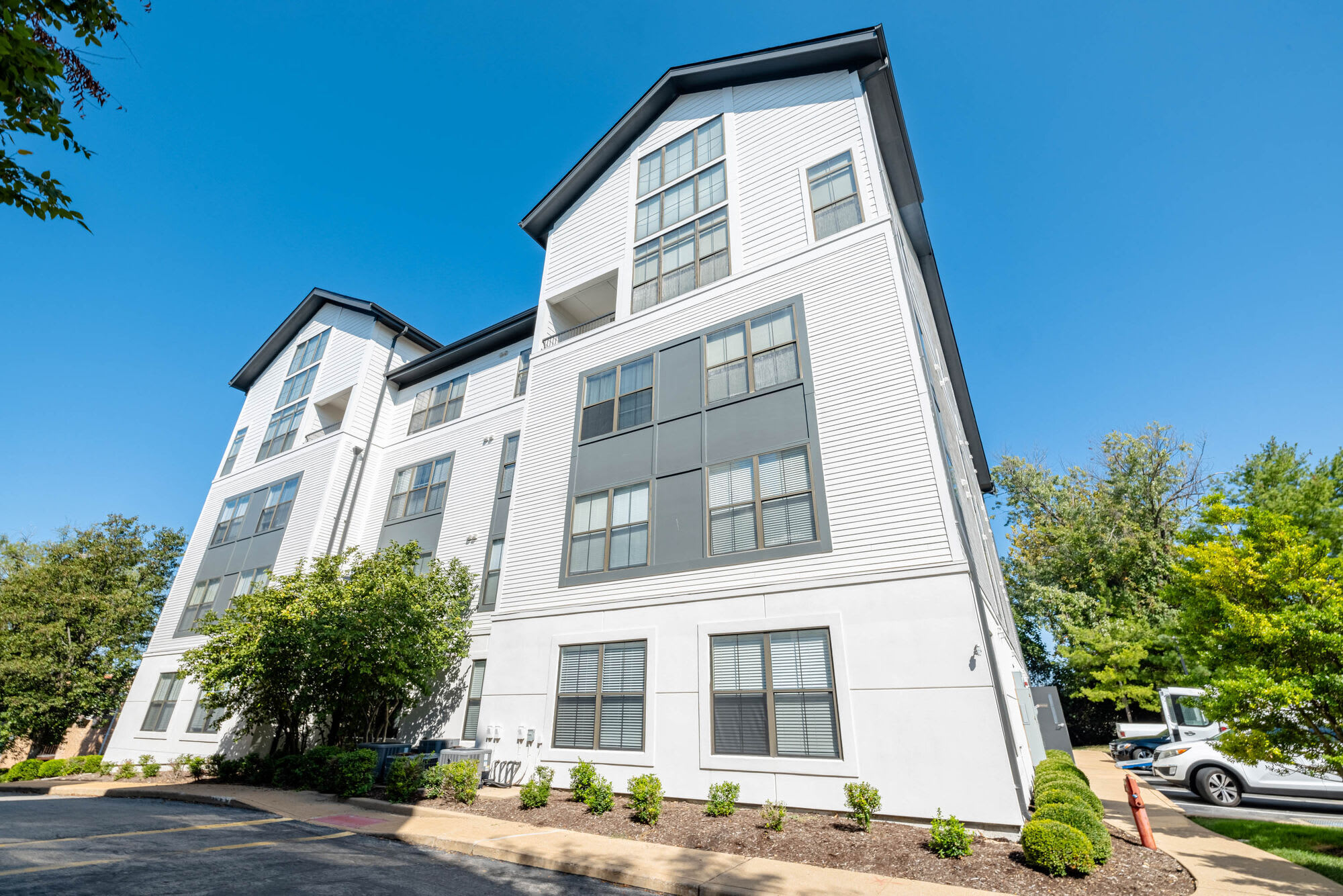 Kings Landing Apartments – photo 2