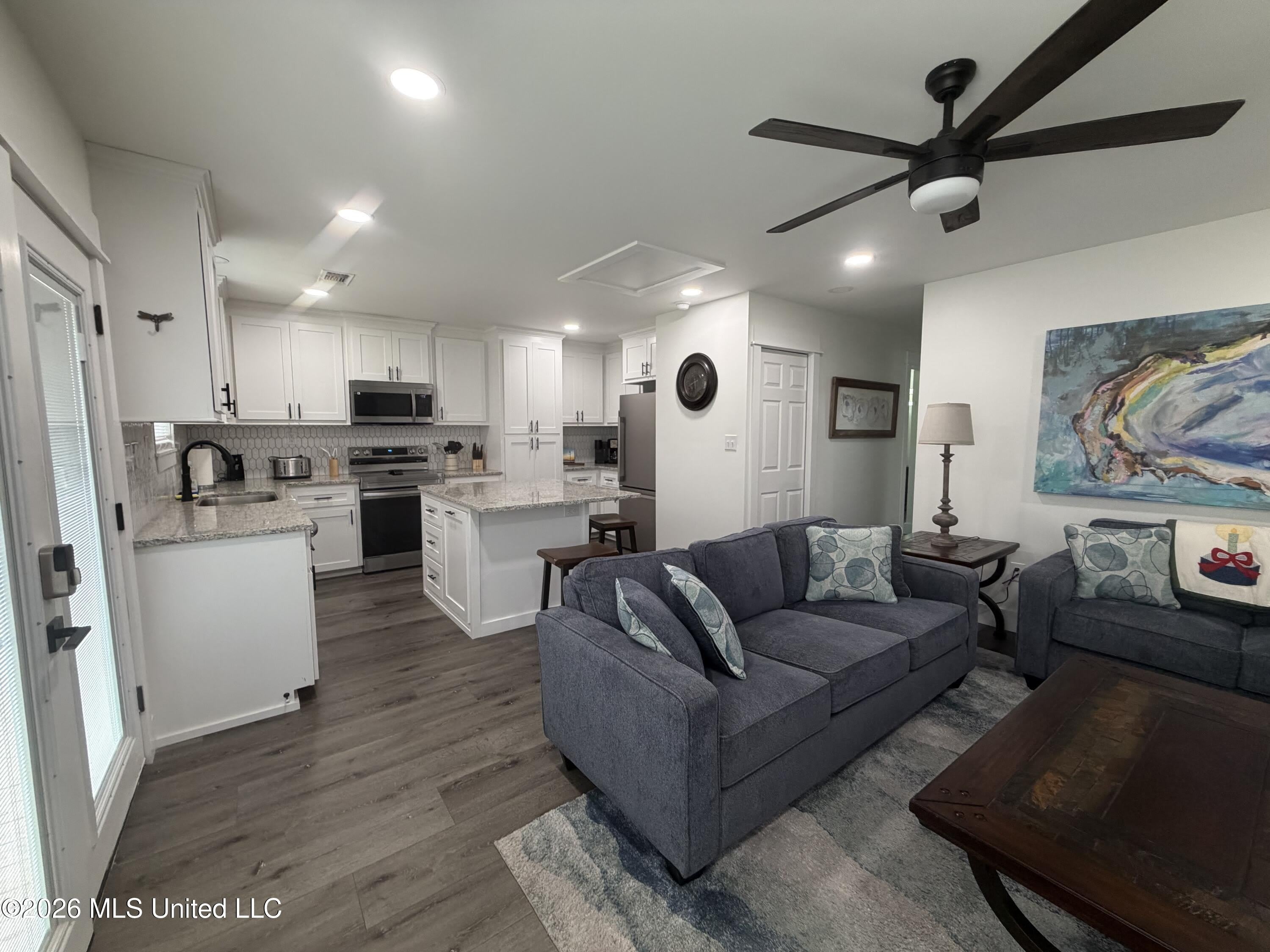 4060 Cardinal Street – photo 4