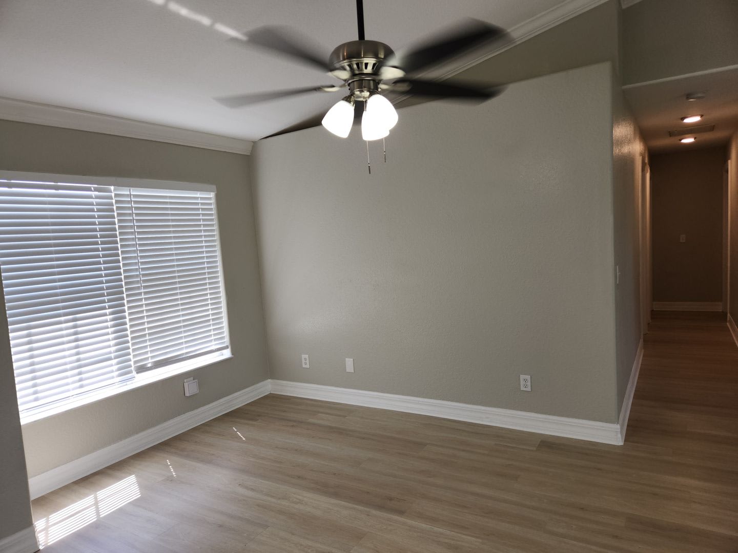 827 NE 23rd Ter – photo 3