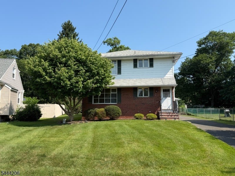 830 2Nd St – photo 2