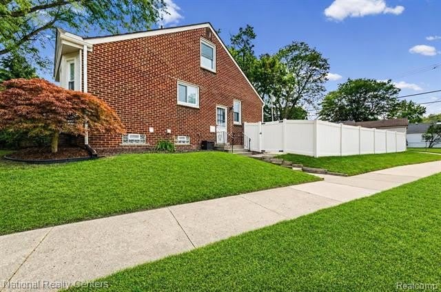 4521 Elmwood Avenue – photo 5