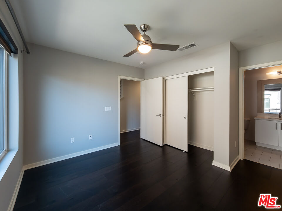 2926 Rowena Avenue – photo 1