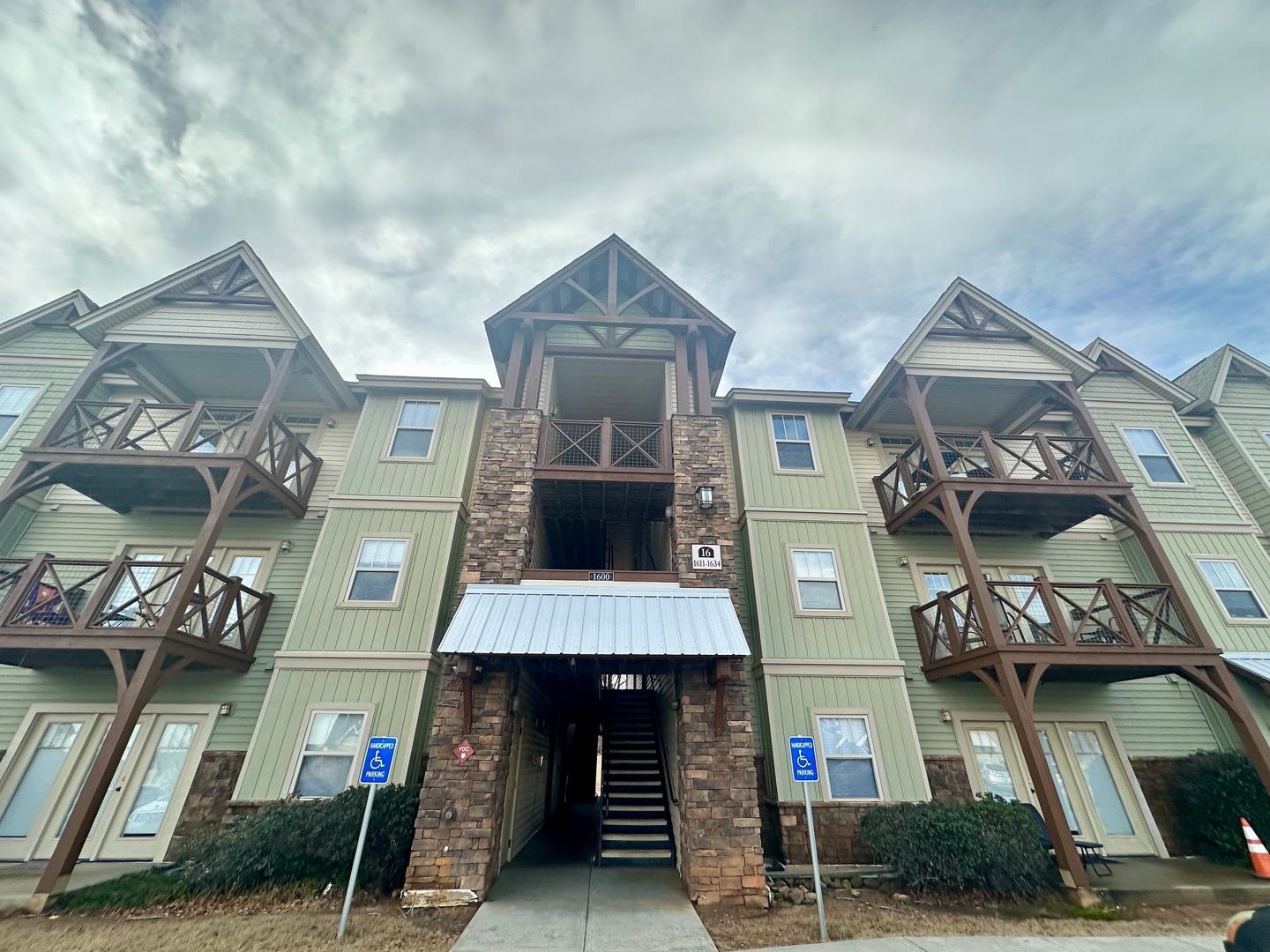 Flats at the Pier, 1624 – photo 3