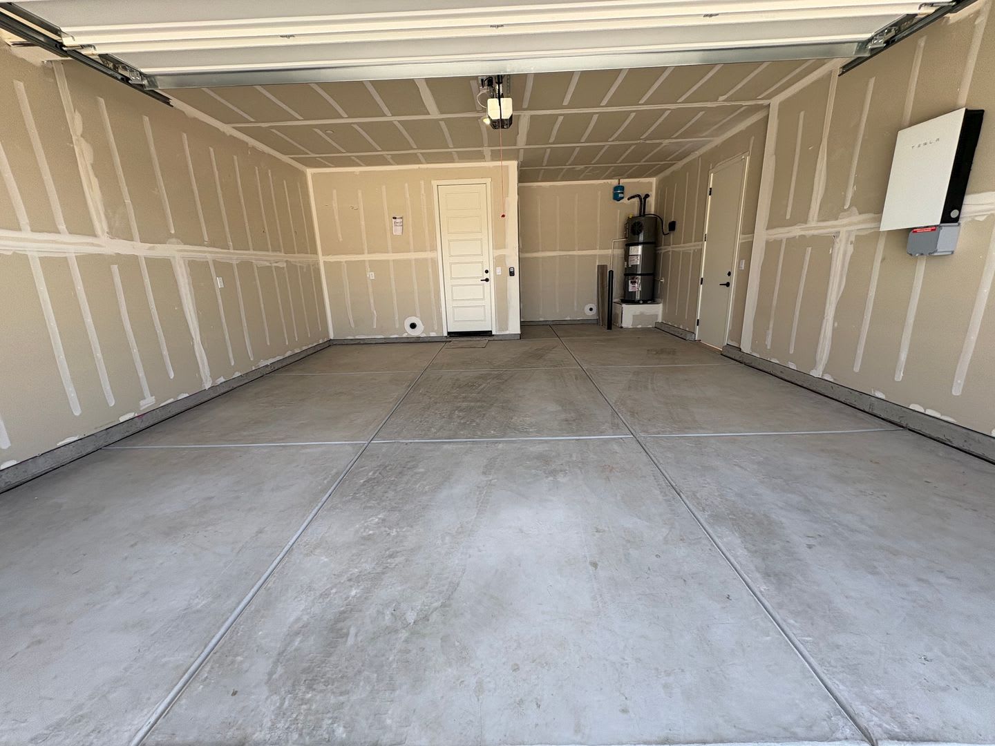 Newly built DR HORTON home available now! – photo 3