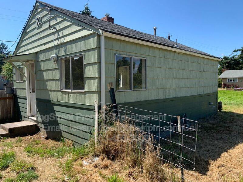 2425 SW Pickford – photo 2