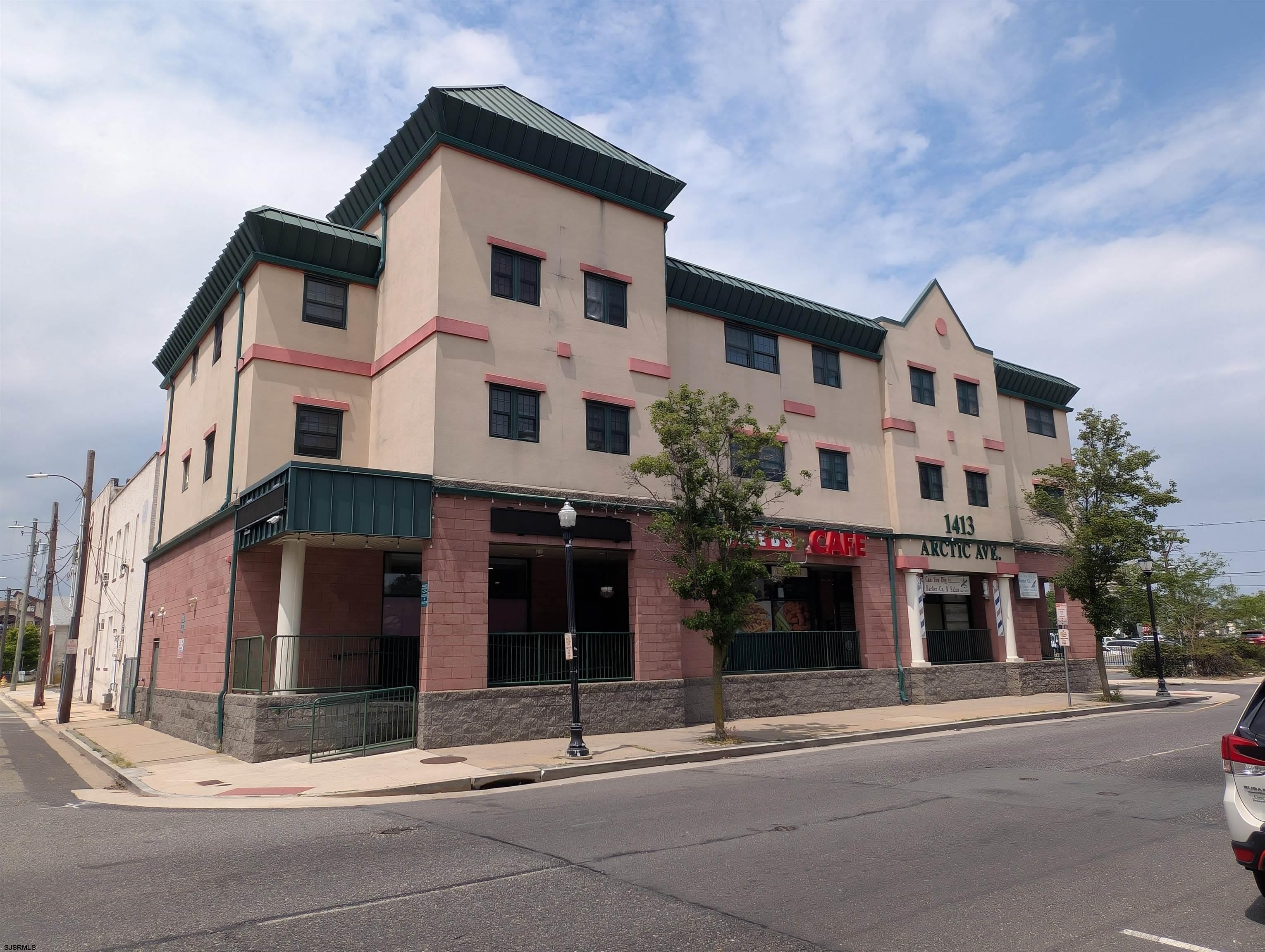 1413 Arctic Ave – photo 3