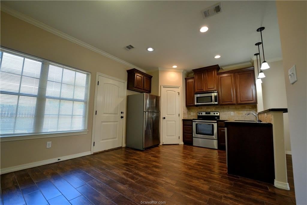 402 Nimitz Street – photo 3