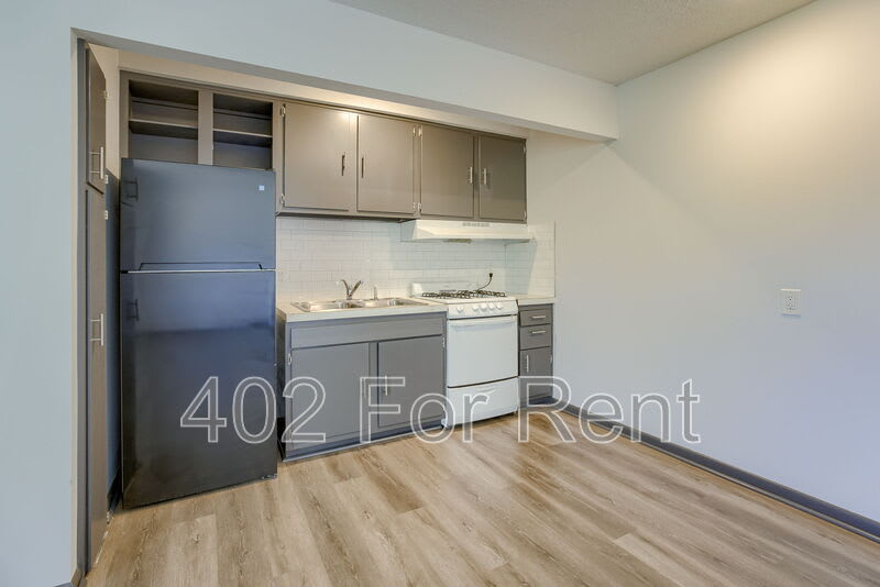 4513 Lafayette Avenue 12 – photo 2