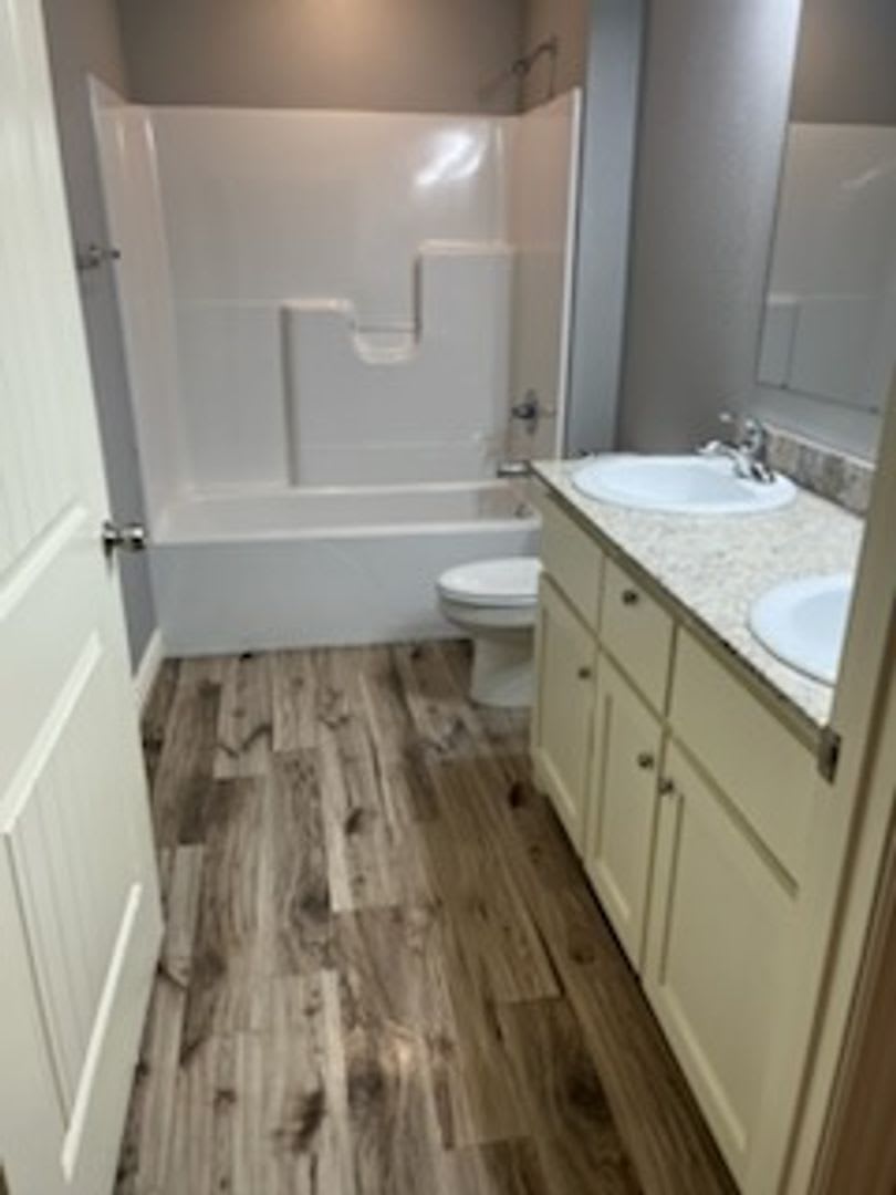 3 bedroom Duplex with move in special – photo 4