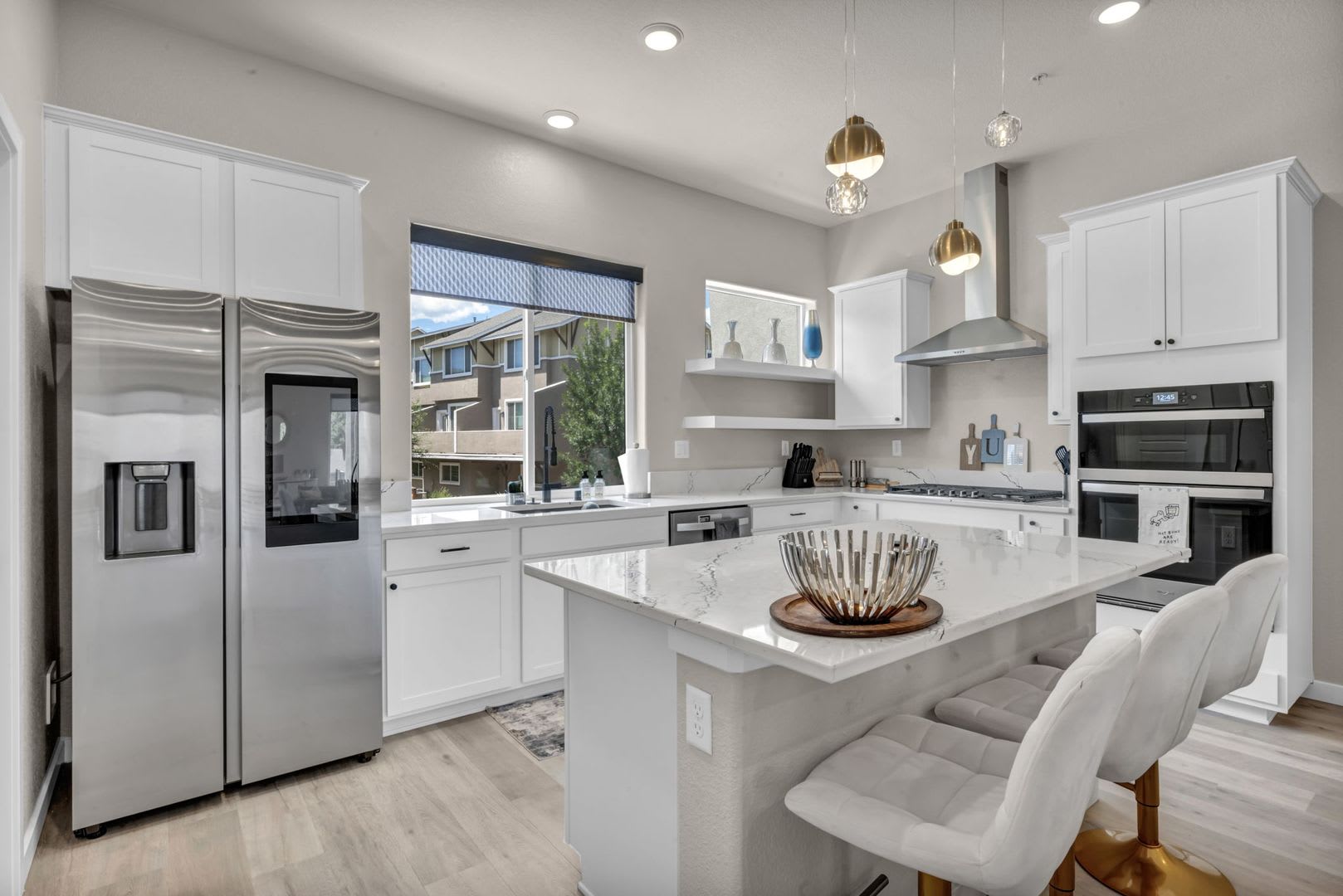MODERN LUXURY NEAR TRUCKEE RIVER – photo 3