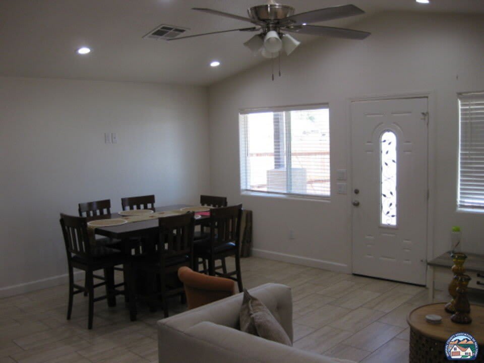 320 N G St – photo 4