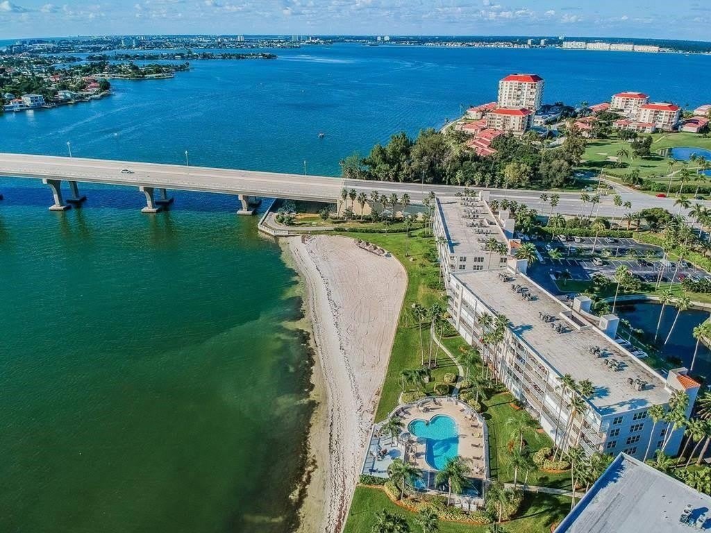 6265 SUN Boulevard – photo 3