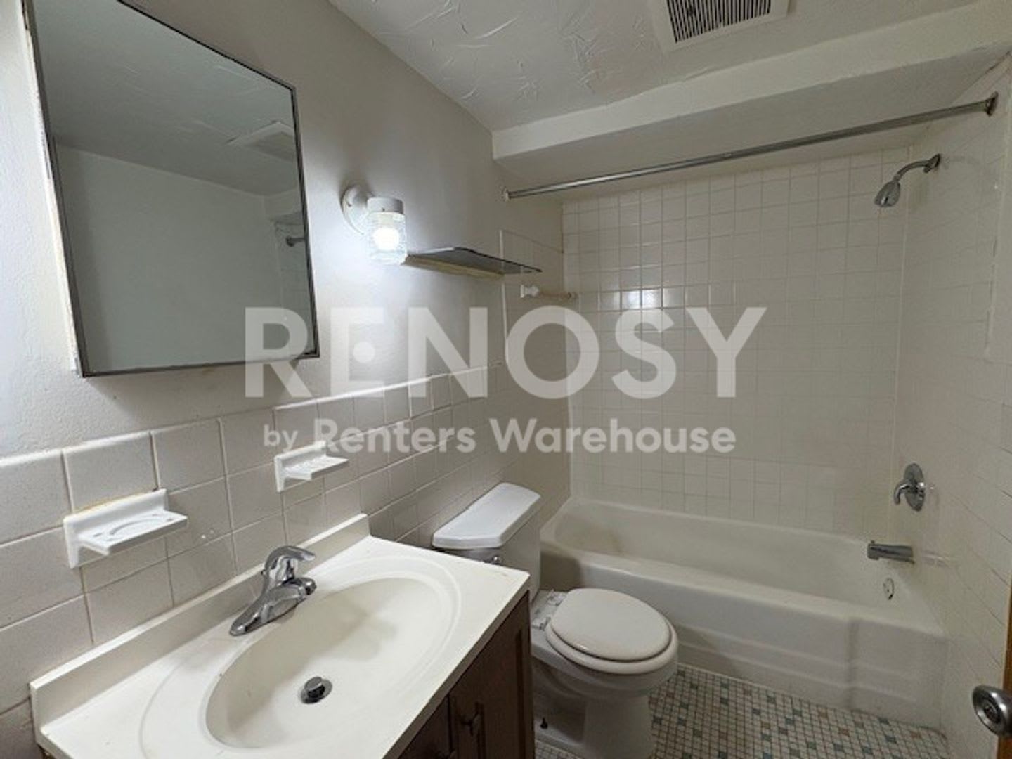 Move in Ready 2 Bedroom 1 Bath Unit in South Minneapolis – photo 2