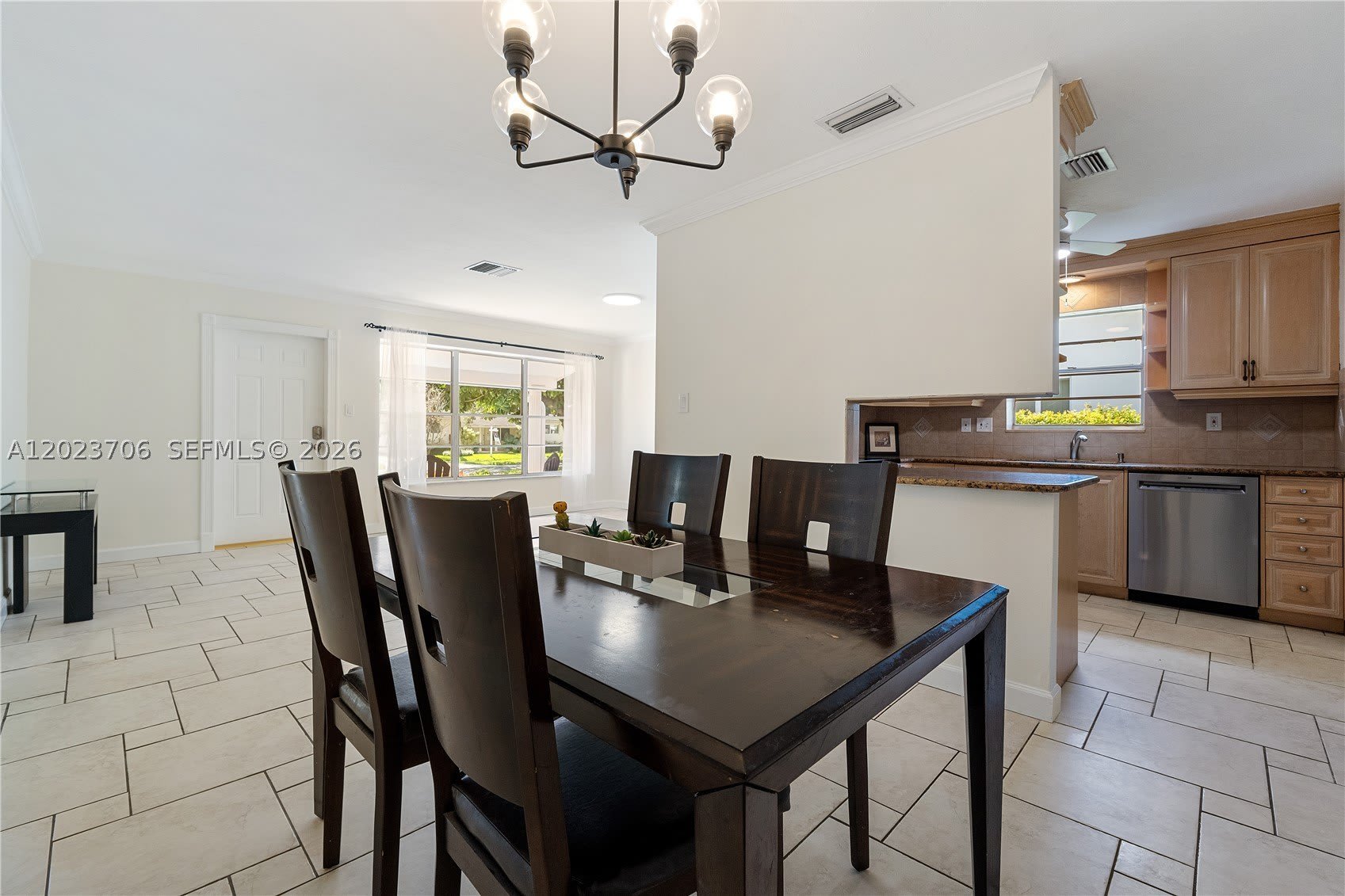 232 SE 6th St – photo 3