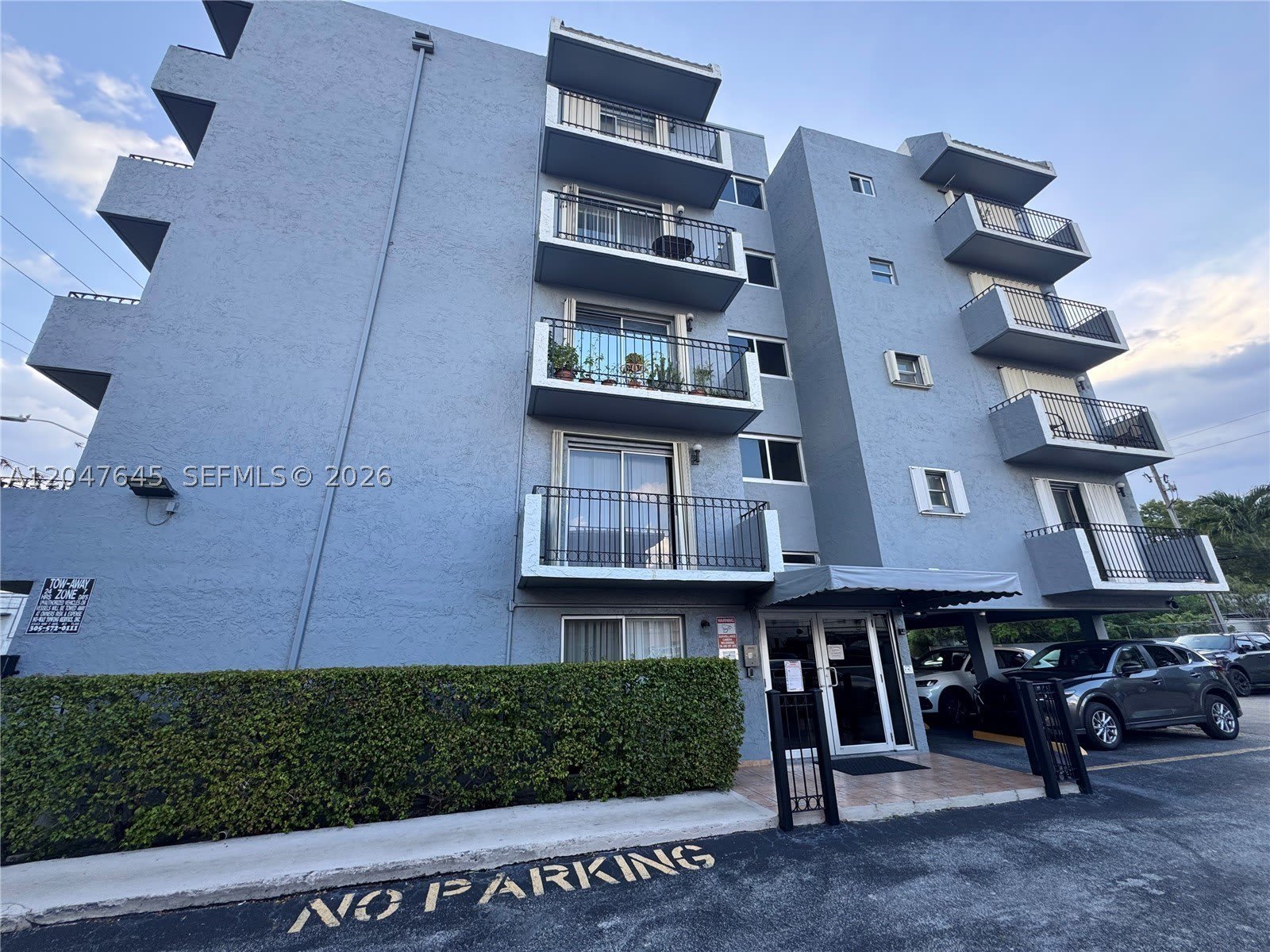 1933 SW 7th St – photo 3