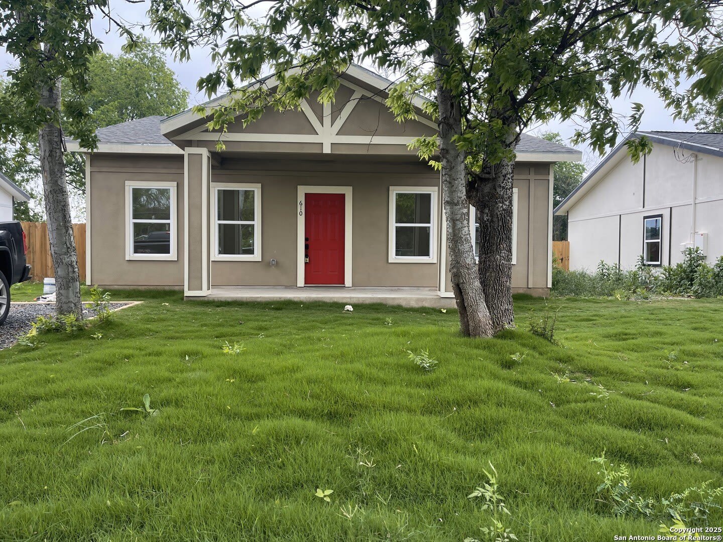 610 Pecan Valley – photo 1