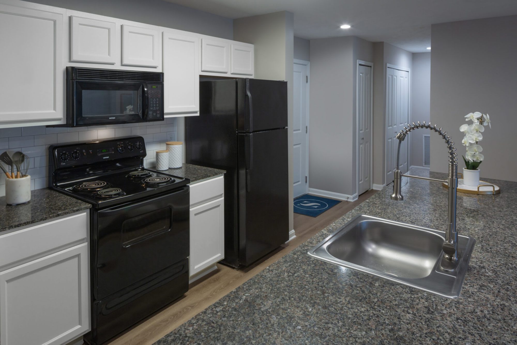 Standard on Main – photo 1