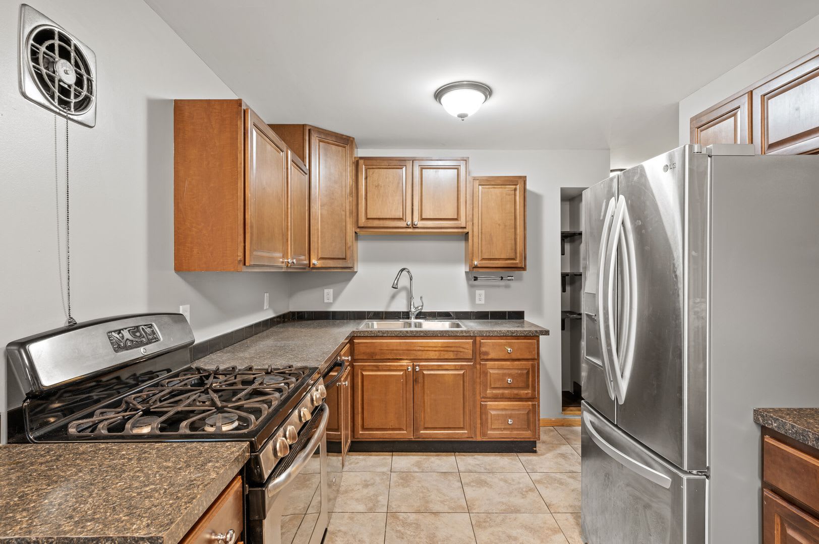 Beautiful 3BR/2Bath House Available Oct 1 – photo 5