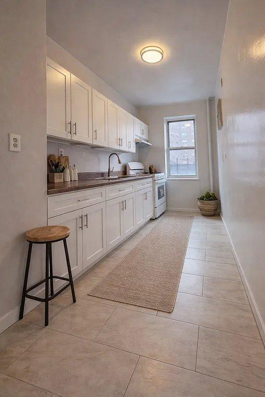 140 Van Cortlandt Avenue West – photo 3