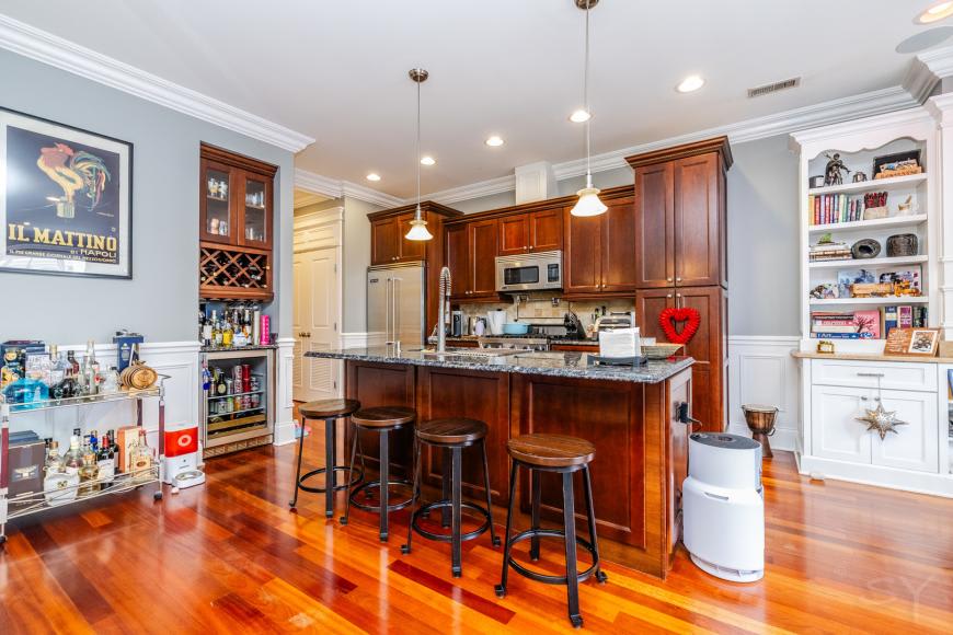 2540 W Diversey Avenue – photo 2