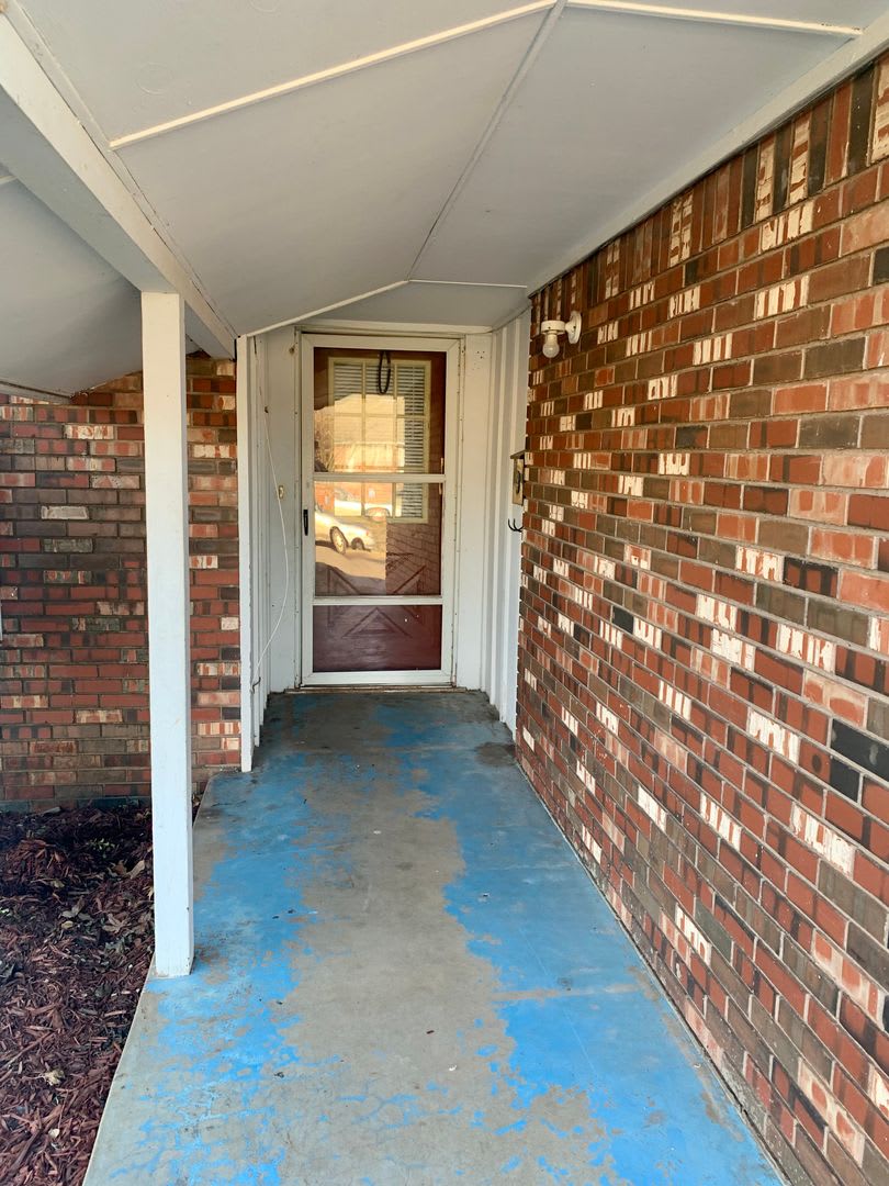 3 Bed, 2 Bath Home in the Village! – photo 2