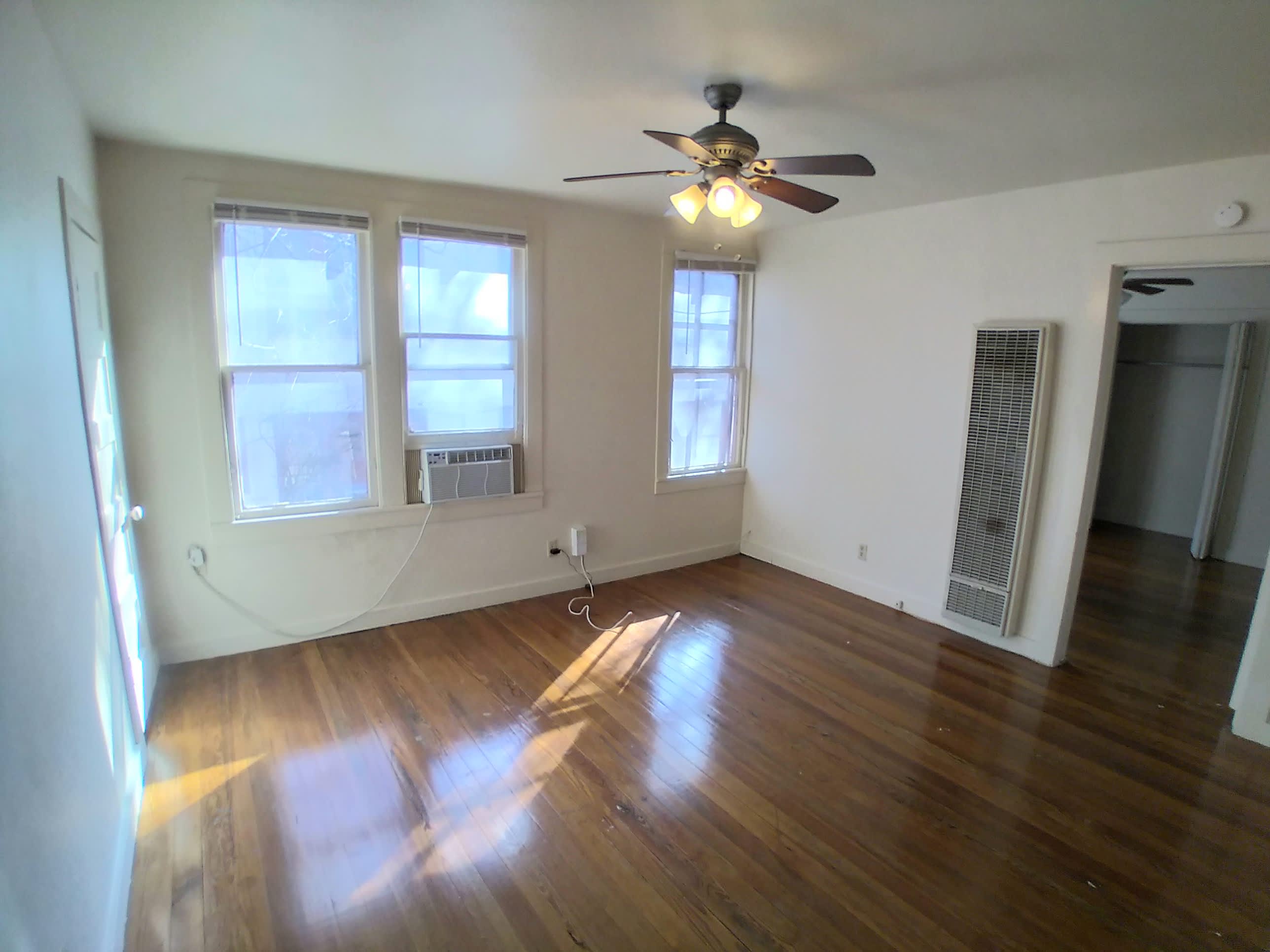 215 West Magnolia Avenue Apt 3 – photo 2