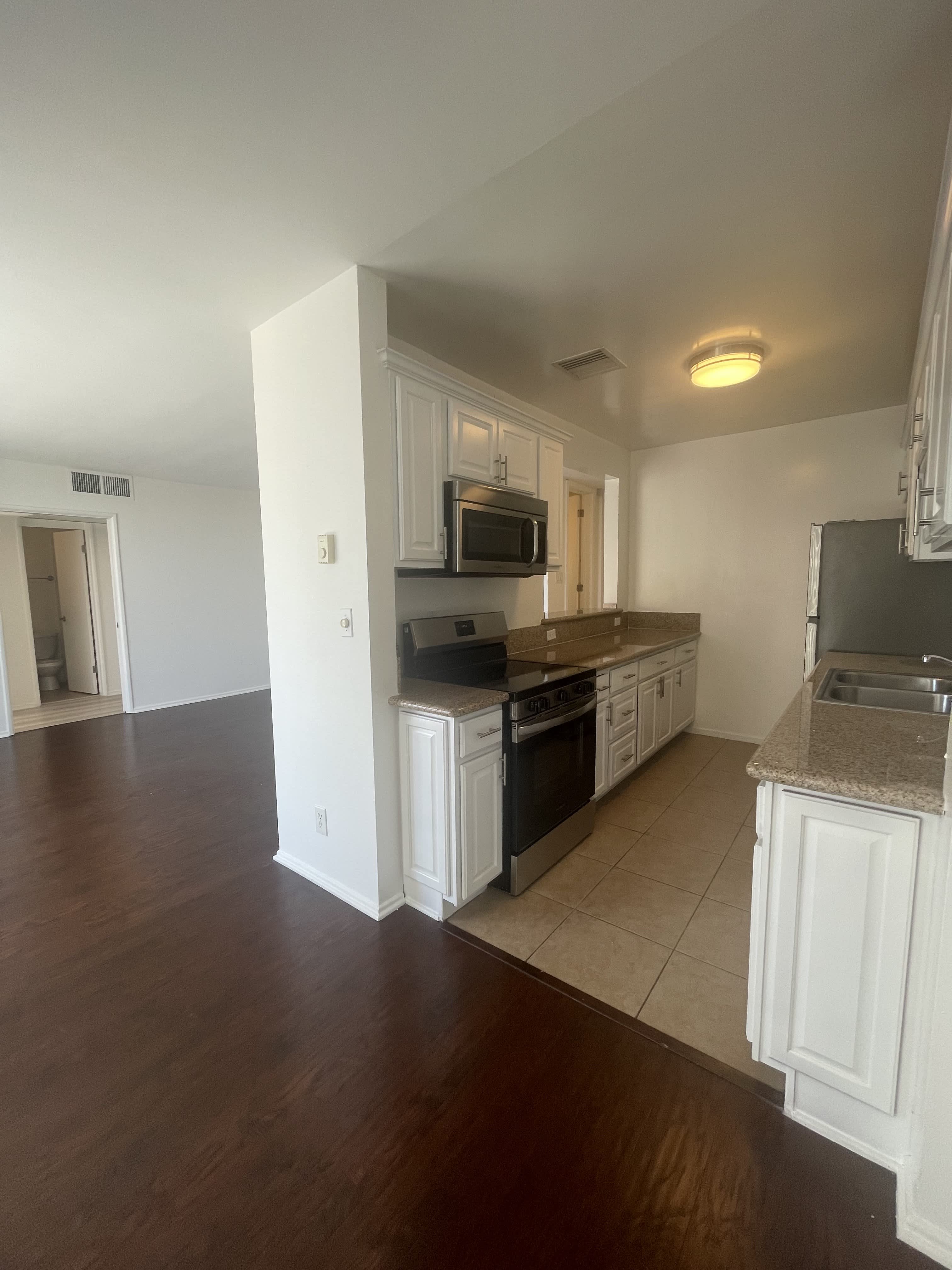 125 North Barrington Avenue – photo 3