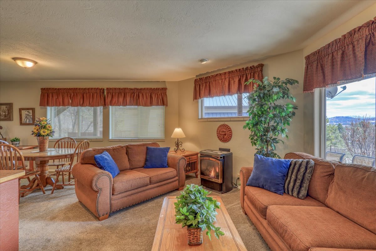1034 Hills Circle – photo 3