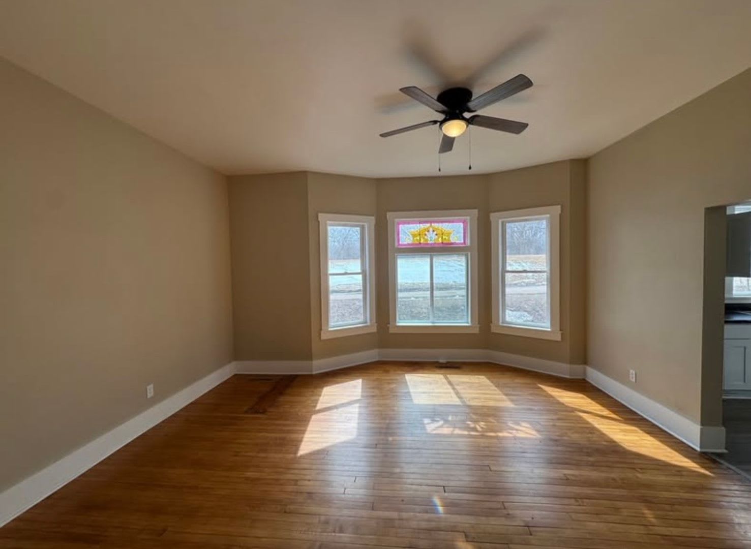 Newly Updated 5 Bedroom 2 Bath Home Spacious Modern Move In Ready – photo 4