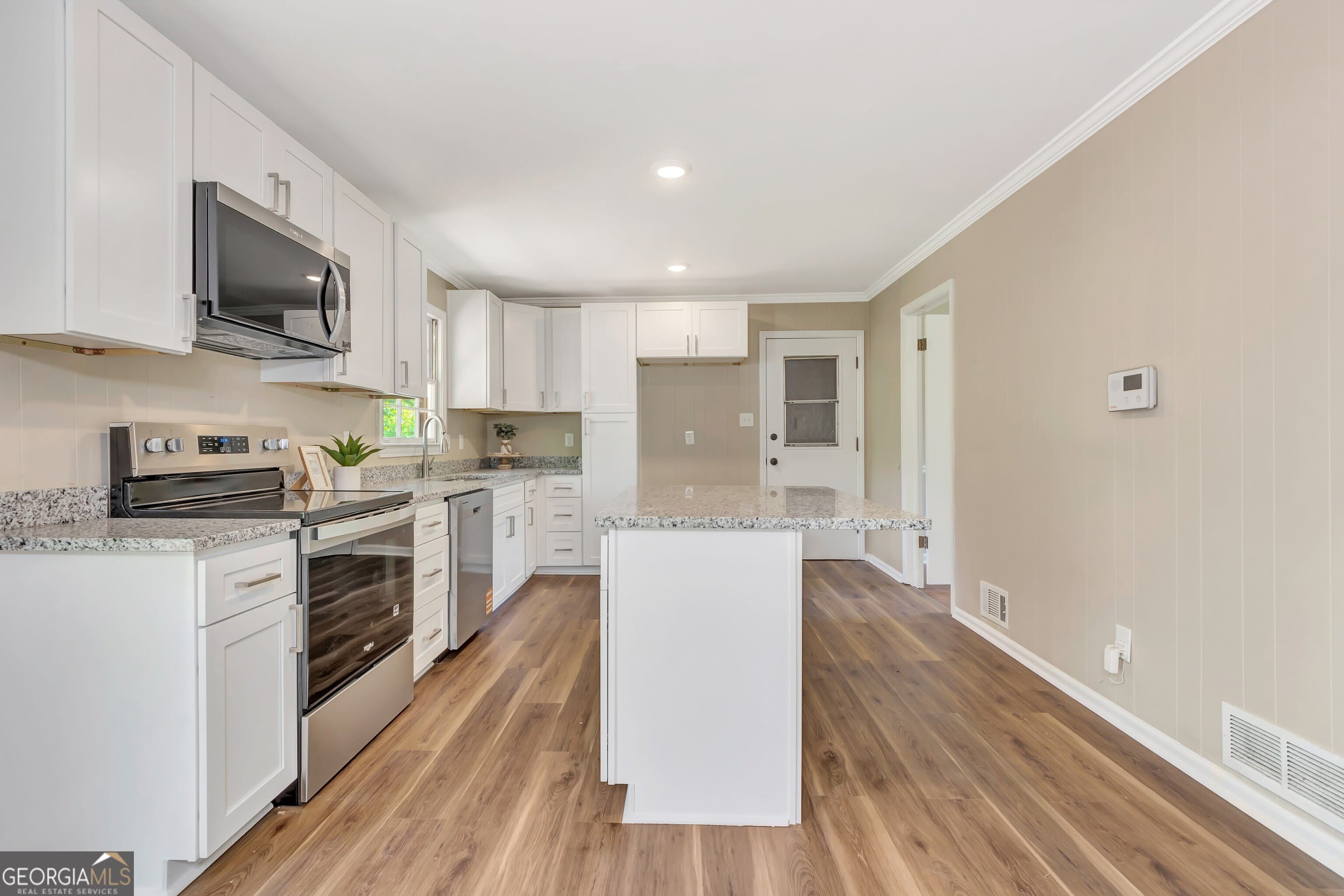 335 Kelly Drive – photo 5