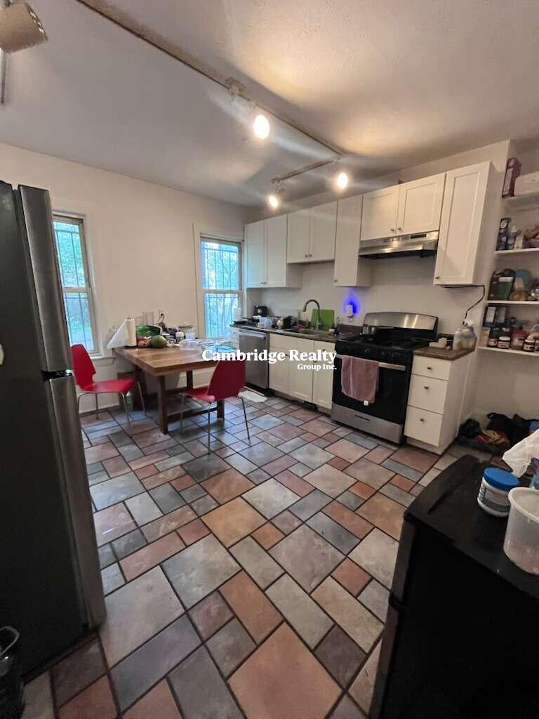 731 Parker St. – photo 2