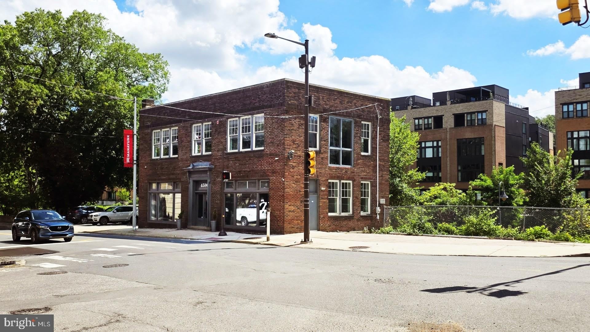 4590 MAIN Street – photo 1