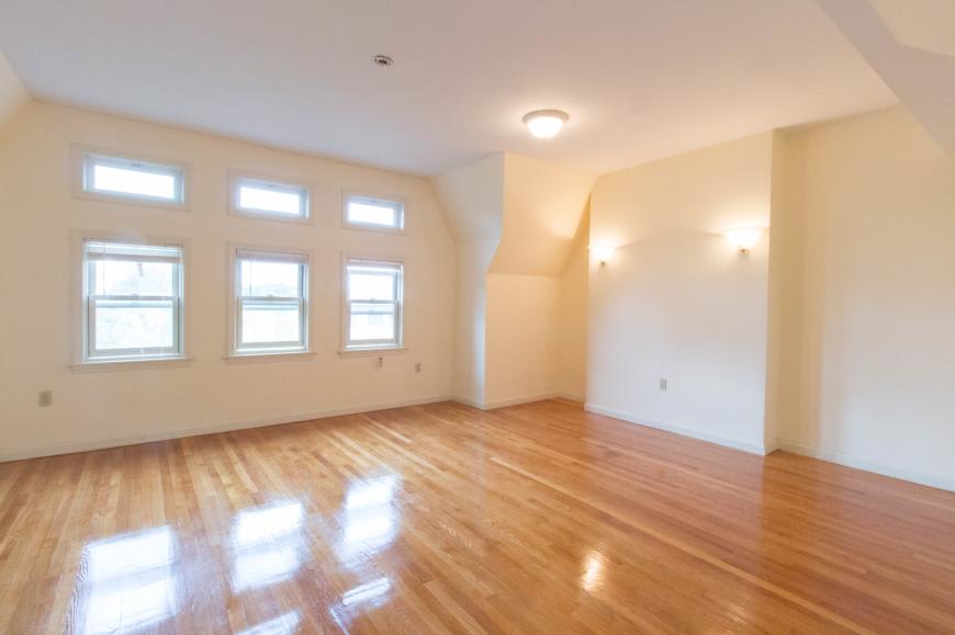 1404 Beacon St. – photo 3
