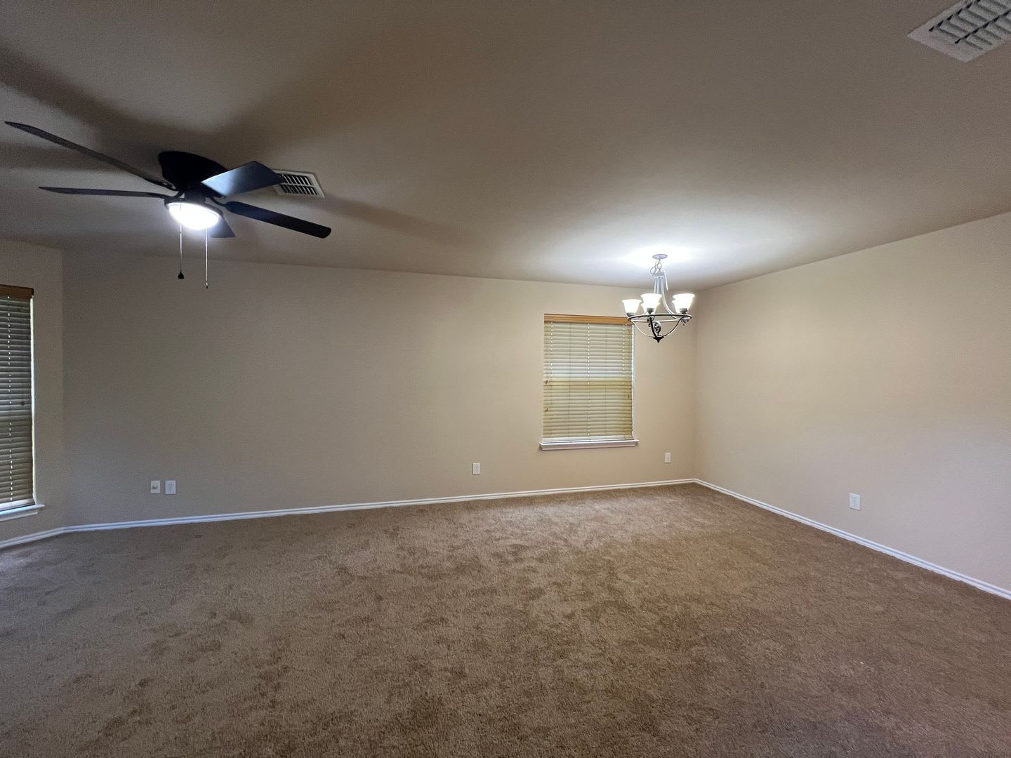 8952 Scarlet Creek, Universal City, TX. 78148 – photo 2