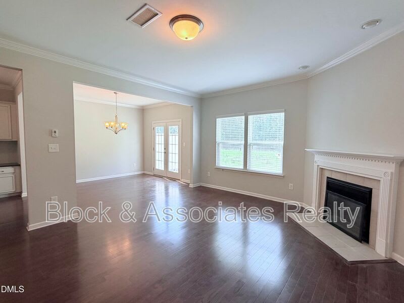 210 Hamlet Pl – photo 3