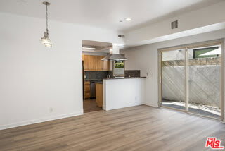 823 North Martel Avenue – photo 3