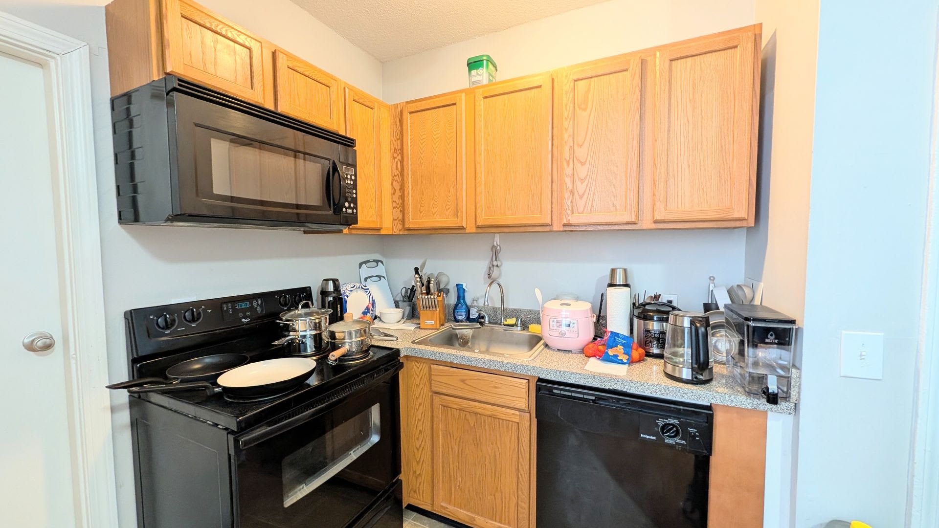 Modern Allston 2-bed, 1-bath Minutes from Packard's Corner – photo 4