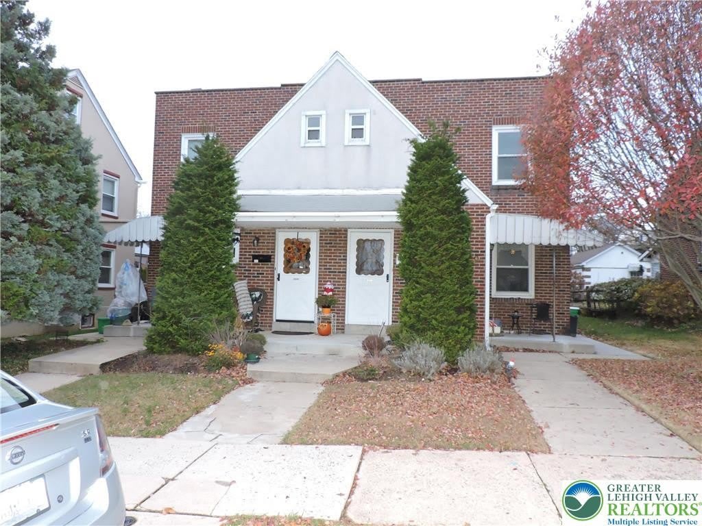 1717 1/2 W Tremont Street – photo 1