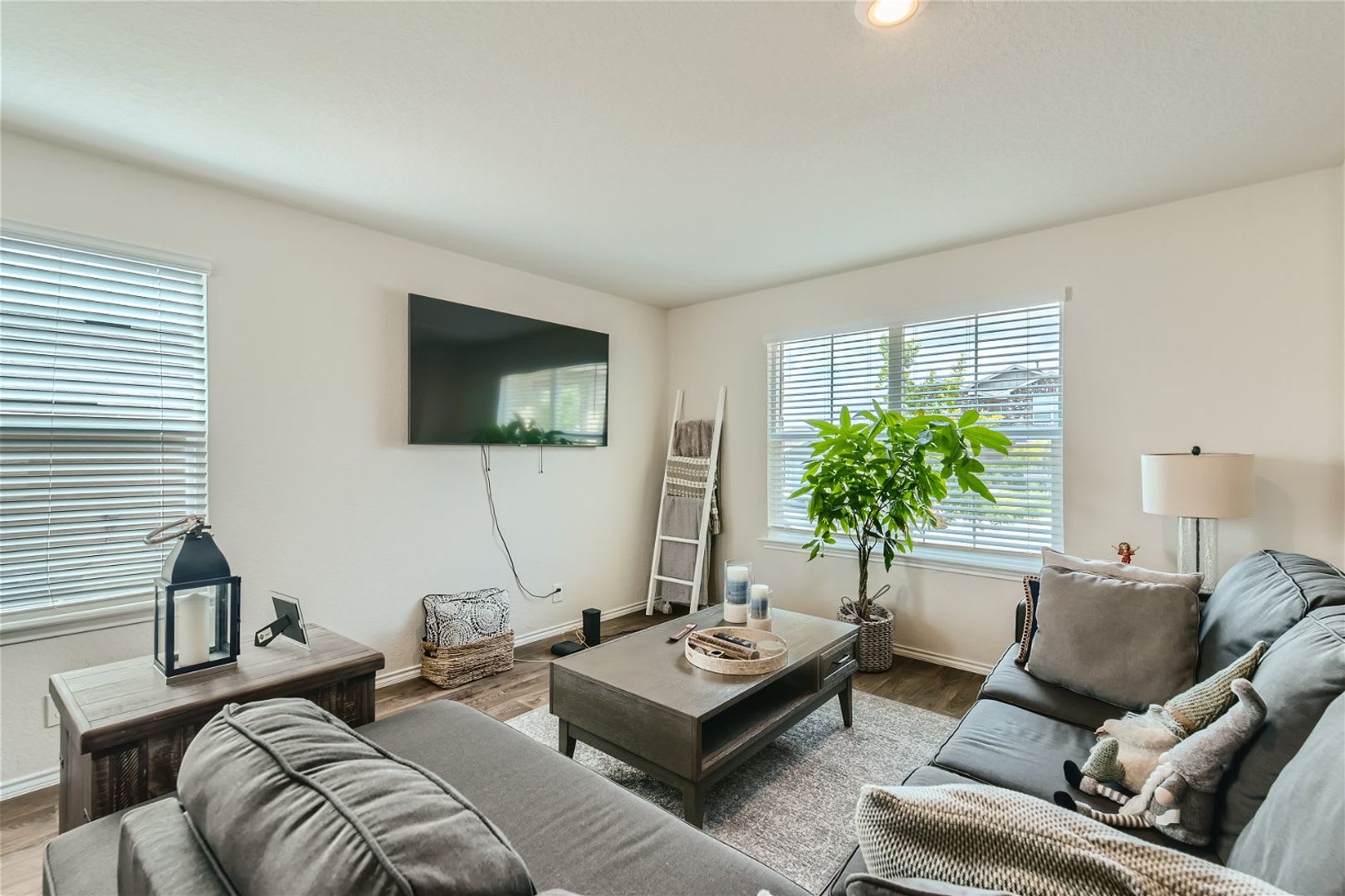 Gently Used, 2-year old 3BR/2.5 Bath in Redbird Ranch – photo 5