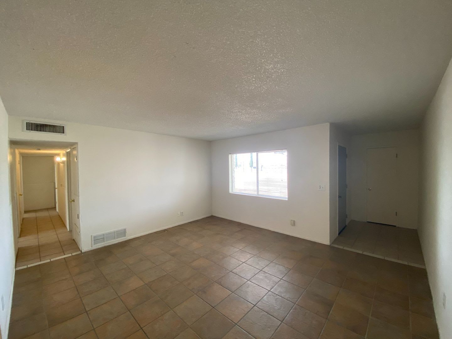 3 Bedroom 2 Bathroom Home – photo 2