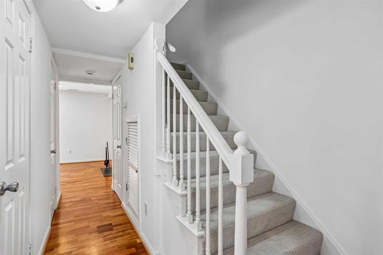 Great 2BR 2BA in Highly Sought Kenwood Forest Community near Downtown Bethesda – photo 3