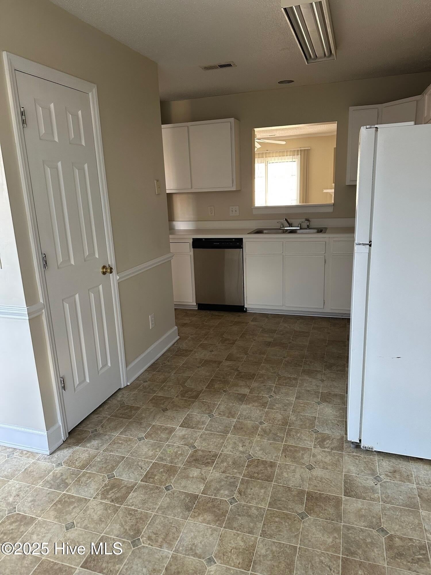 1264 Westridge Court – photo 4