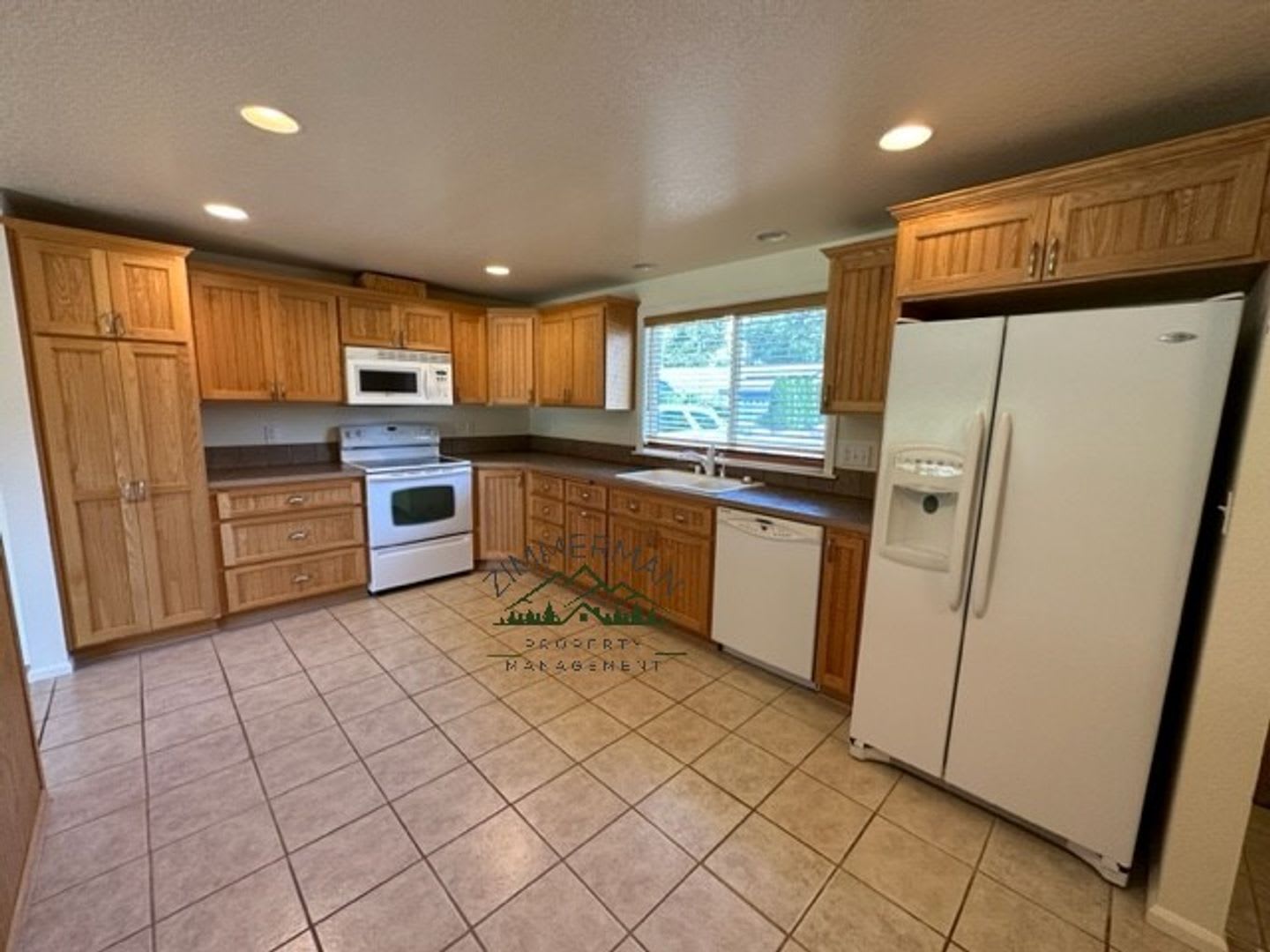 Beautiful 3 Bedroom 1 Bathroom Home! – photo 5