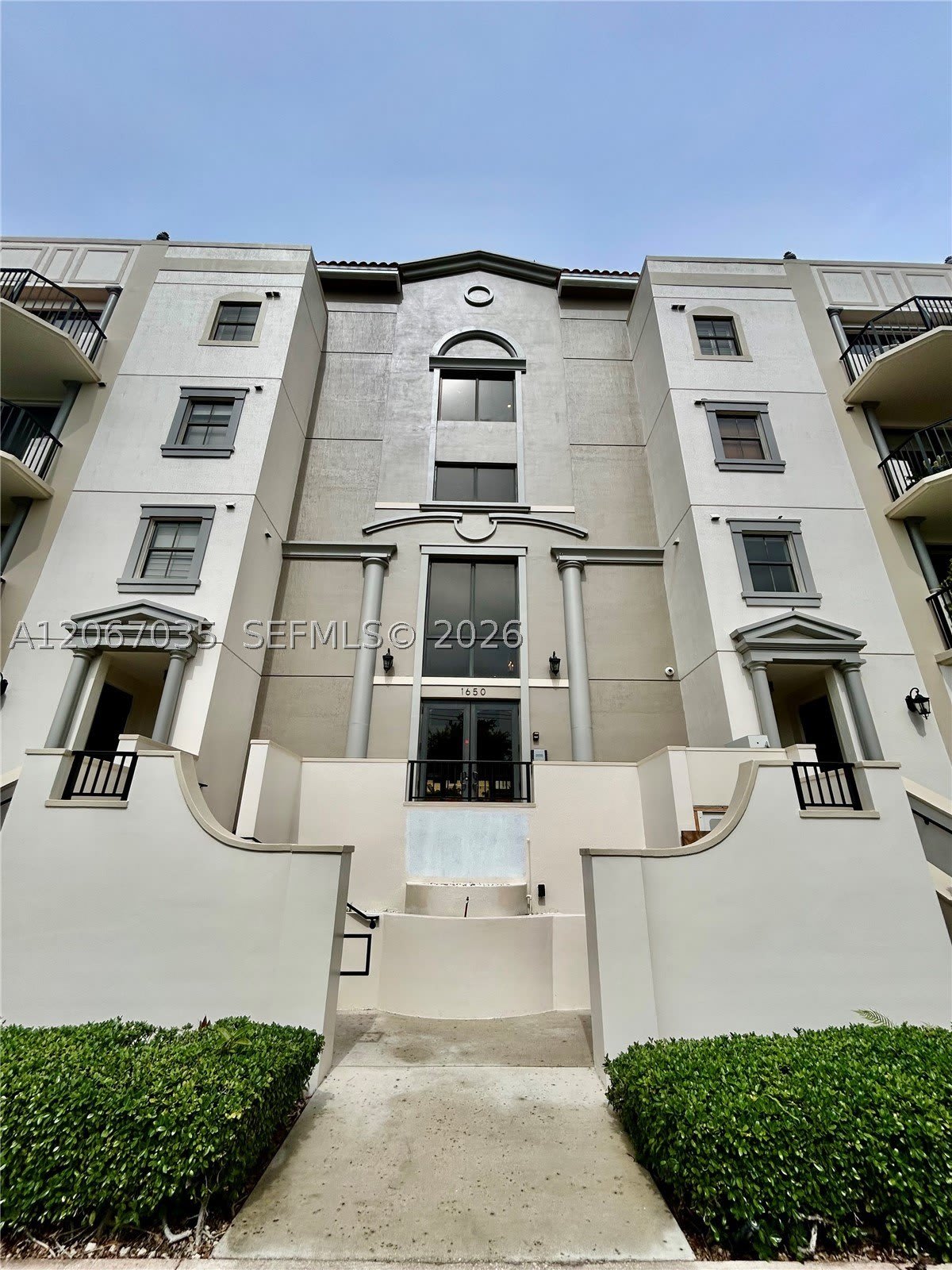 1650 Galiano St – photo 5